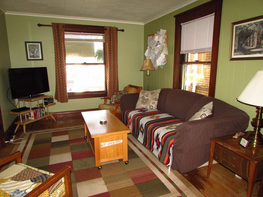 Wanderfalls Guesthouse & Hostel Niagarafallen Exteriör bild